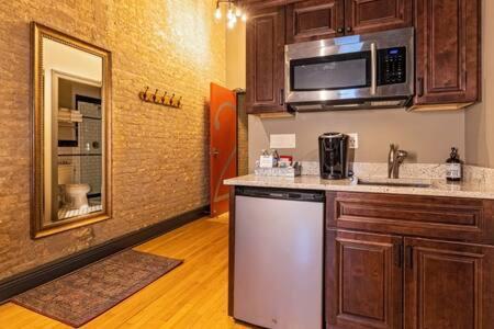 Hip Urban Loft-Small Town Charm-124 Lofts #2 West Dundee Buitenkant foto
