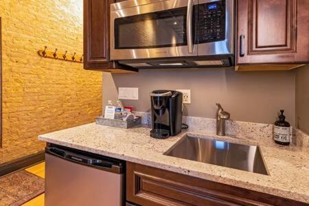 Hip Urban Loft-Small Town Charm-124 Lofts #2 West Dundee Buitenkant foto